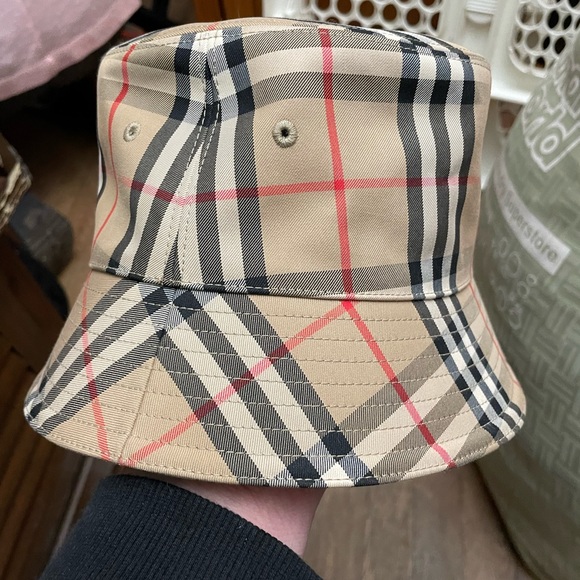 Burberry Bucket Hat - Picture 1 of 4